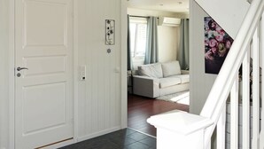 3 bedrooms, individually furnished - 7 Person Holiday Home in bru (Rennesoy)