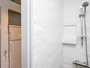 Bathroom - 6 Person Holiday Home in Brovst (Brovst)