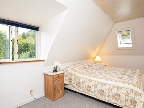 2 Schlafzimmer, Babybetten