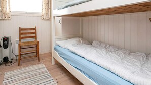 3 bedrooms, cots/infant beds - Modern Holiday Home in Jutland With Barbecue (Lokken)