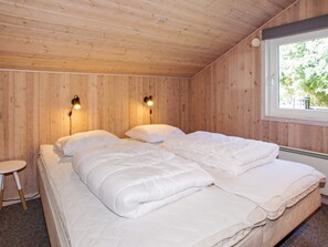 3 bedrooms, cots/infant beds - Gorgeous Holiday Home in Jutland With Sauna (Hemmet)