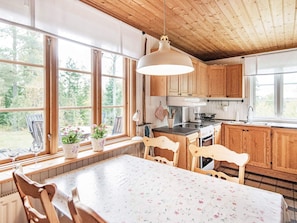 Coffee/tea maker, fridge, dishwasher - 6 Person Holiday Home in ED (Ed)