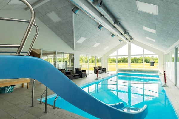 House | Pool