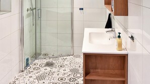 Bathroom - 6 Person Holiday Home in Ålesund (Alesund)
