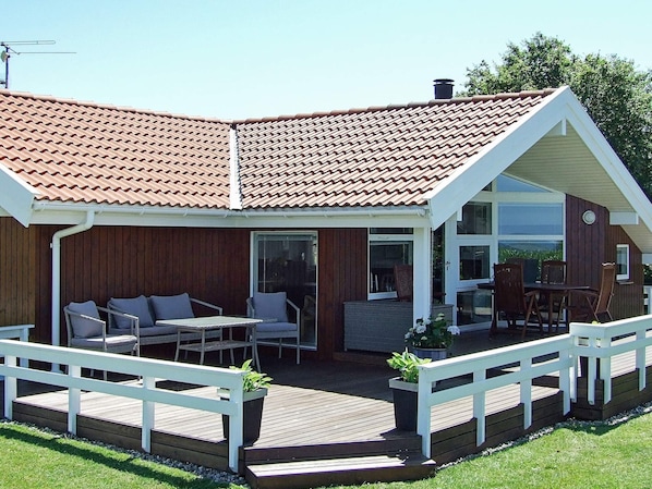 Outdoor dining - 8 Person Holiday Home in Humble (Sydlangeland)