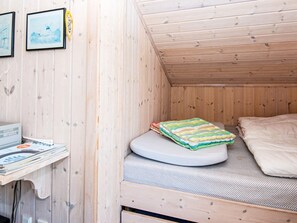4 bedrooms - 6 Person Holiday Home in Hemmet (Hemmet)