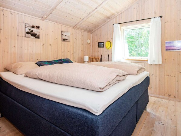 4 bedrooms - 6 Person Holiday Home in Hemmet (Hemmet)