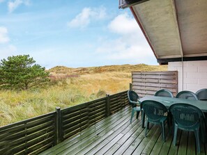 Balcony - Traditional Holiday Home in Jutland With Roofed Terrace (Hirtshals)