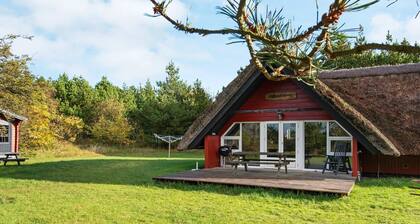 Tranquil Thatched Cottage on Romo-by Traum