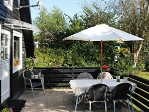 Balcony - Simplistic Holiday Home in Jutland With Terrace (Storvorde)