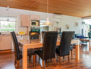 Dining - Enticing Holiday Home in Midtjylland near Sea (Vemb)