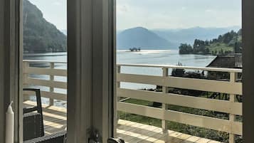 House | Lake view