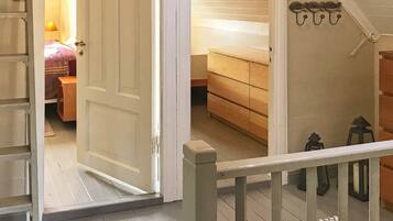 House | 4 bedrooms, individually furnished