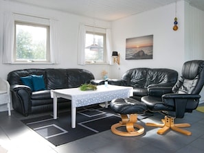 Living area - 6 Person Holiday Home in Tarm (Tarm)