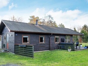 Exterior - Serene Holiday Home in Jerup near Sea (Jerup)
