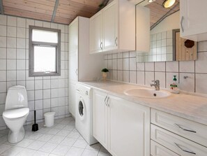 Bathroom - 8 Person Holiday Home in Hjorring (Hjørring)