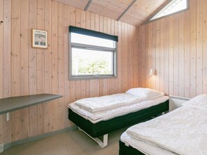 4 bedrooms, cribs/infant beds - 8 Person Holiday Home in Hjorring (Hjørring)