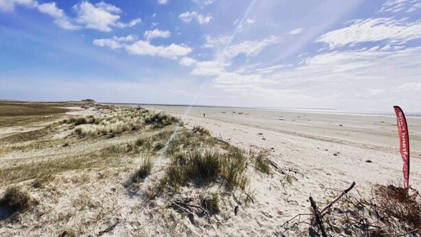 A beach with dunes and a clear sky. - Traditional Holiday Home in Jutland near Sea (Fano)