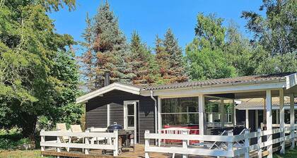 Simplistic Holiday Home in Gørlev near Sea