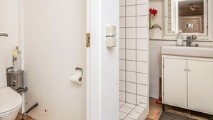 Bathroom - Alluring Holiday Home in Syddanmark With Terrace (Svendborg)