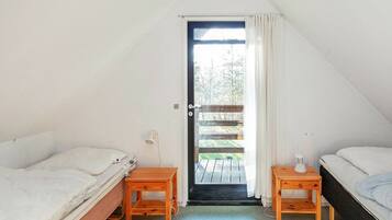 3 bedrooms, cots/infant beds