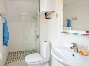 Bathroom - Simplstic Holiday Home in Falster With Terrace (Vaeggerlose)
