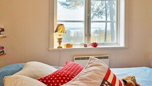 3 bedrooms, individually furnished