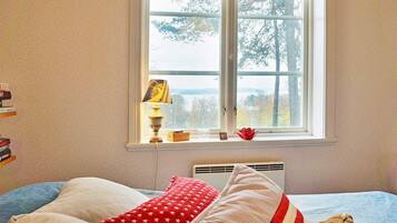 3 bedrooms, individually furnished