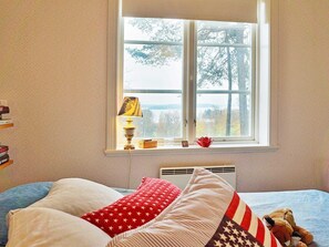 3 bedrooms, individually furnished