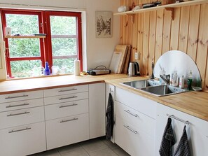 Maison | Cuisine privée | Réfrigérateur, plaque de cuisson, lave-vaisselle, cafetière/bouilloire