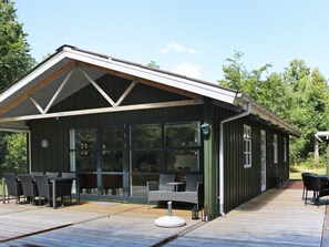 Exterior - Lavish Holiday Home in Hadsund near Sea (Hadsund)