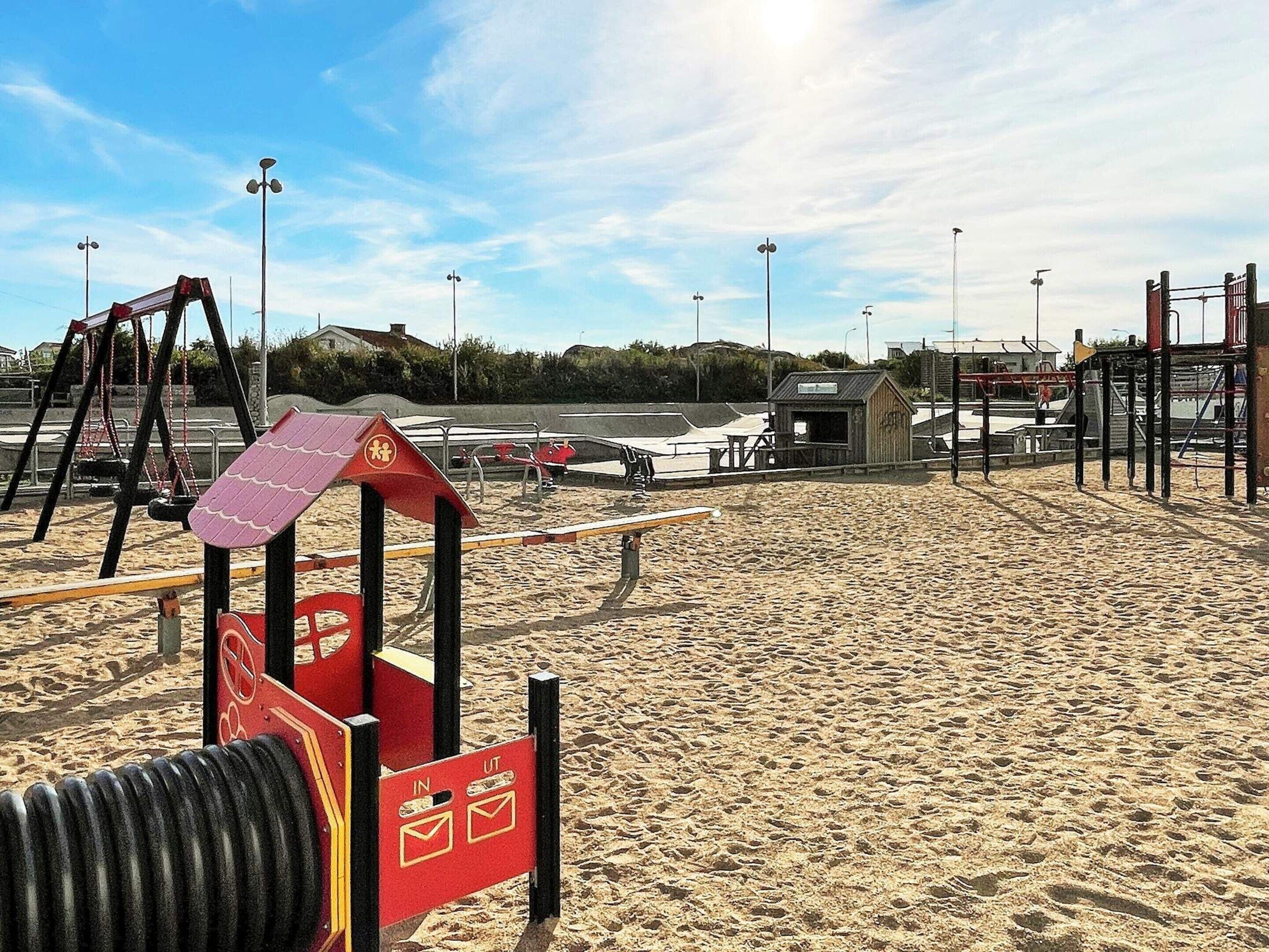 House | 1 bedroom, individually furnished, bed sheets