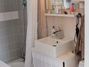 House | Bathroom