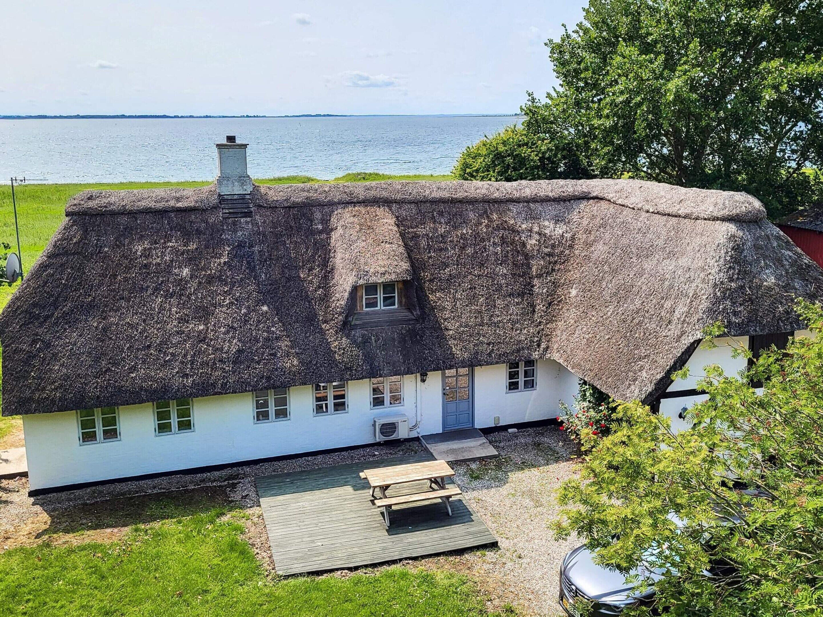House | Water view