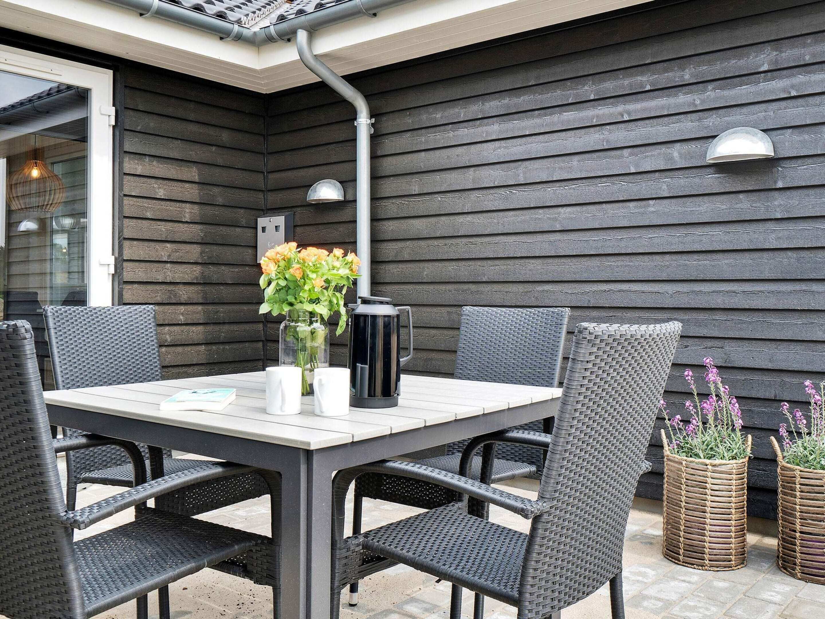 House | Outdoor dining