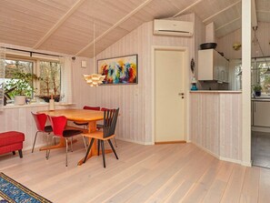 Dining - Aesthetic Holiday Home in Zealand near Sea (Rørvig)
