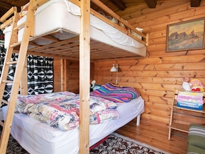 3 bedrooms, cribs/infant beds