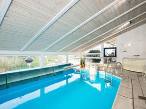 House | Pool | Indoor pool, outdoor pool - 9 Person Holiday Home in Saltum (Saltum)