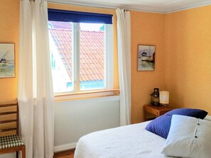 3 bedrooms, individually furnished - 5 Person Holiday Home in Bohus Malmön (Bohus-Malmon)