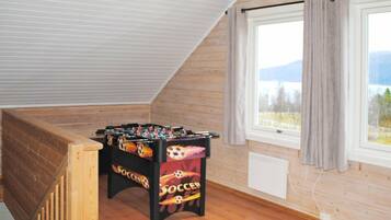 5 bedrooms, individually furnished