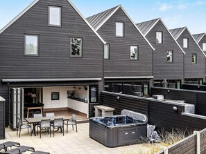 Exterior - Holiday Home in Blåvand (Blavand)