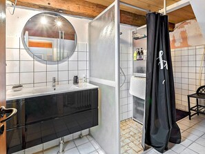 House | Bathroom