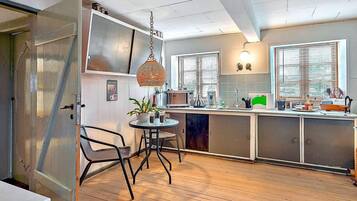 House | 1 bedroom, cots/infant beds