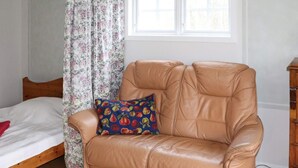 House | 3 bedrooms, individually furnished