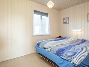 3 bedrooms, cribs/infant beds