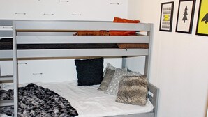 3 makuuhuonetta, yksilöllisesti kalustettu