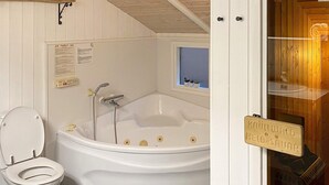 Bathroom - Beautiful Holiday Home in Jutland With Sauna (Oksbol)