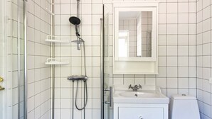 Shower, towels - Holiday Home in Motala (Motala)