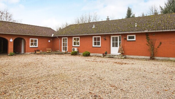 House | Exterior - Serene Holiday Home in Jutland With Terrace (Branderup J)