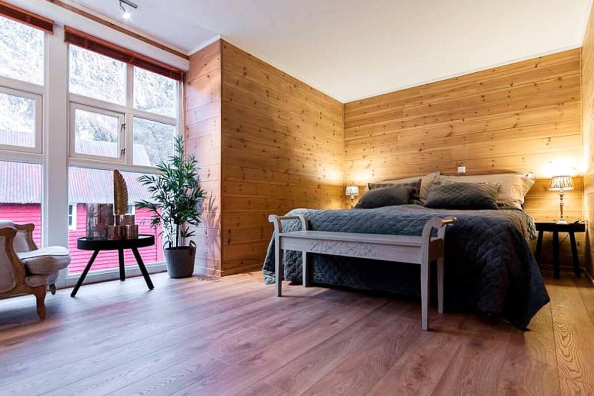 4 habitaciones y muebles diferentes